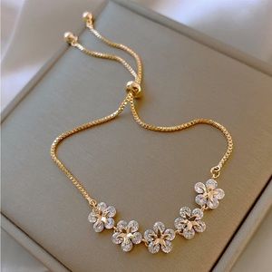 NEW Gold Diamond Flower Adjustable Bracelet